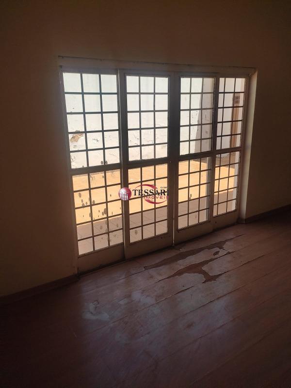 Casa com 4 quartos para aluguel, 540m² — foto 3 de 24