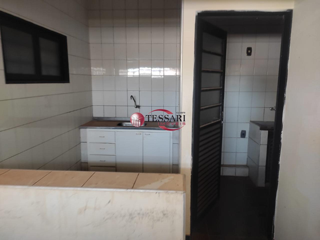 Casa com 4 quartos para aluguel, 540m² — foto 7 de 24
