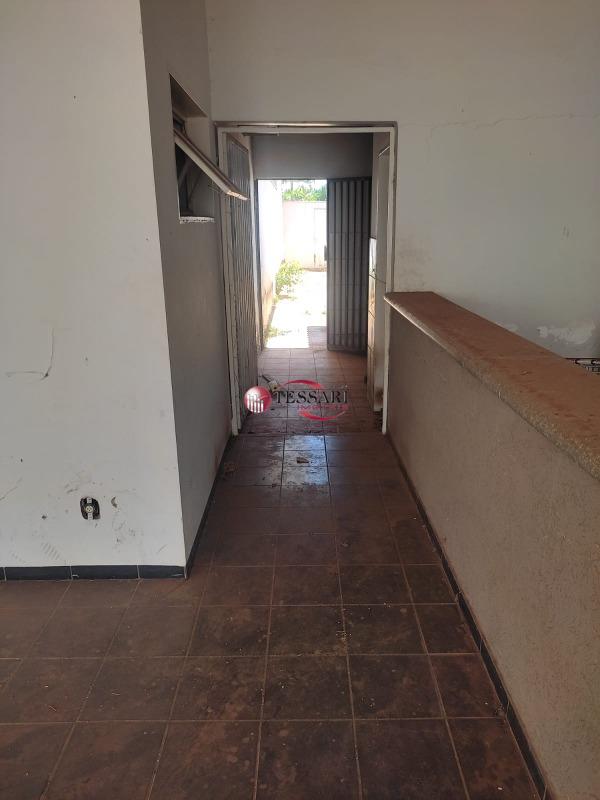 Casa com 4 quartos para aluguel, 540m² — foto 8 de 24