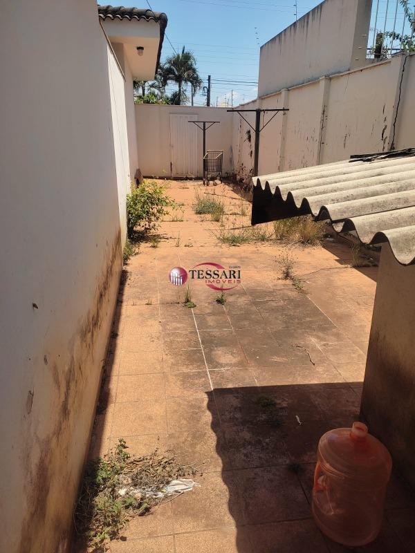 Casa com 4 quartos para aluguel, 540m² — foto 21 de 24