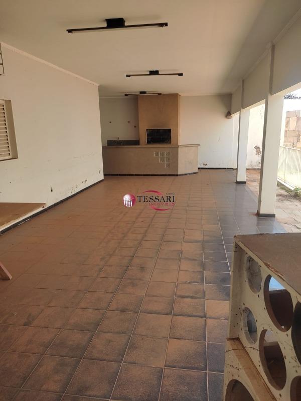 Casa com 4 quartos para aluguel, 540m² — foto 23 de 24