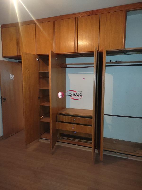 Casa com 4 quartos para aluguel, 540m² — foto 16 de 24