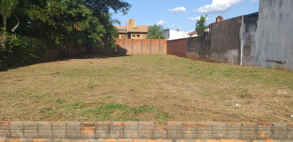 Terreno / Lote / Condomínio à venda, 718m² — foto 1 de 3