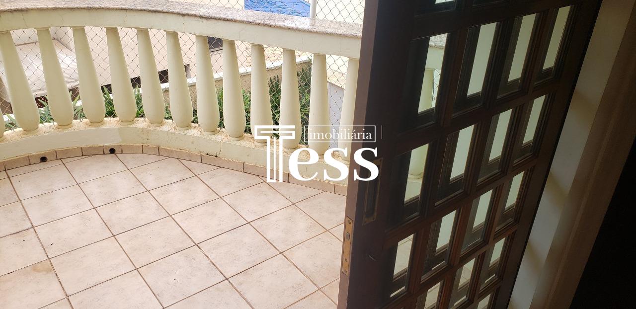 Casa de Condomínio com 4 quartos para aluguel, 380m² — foto 13 de 25