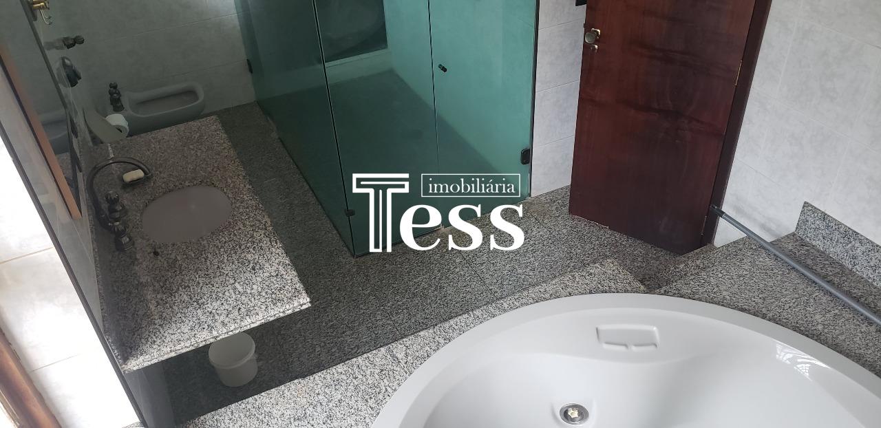 Casa de Condomínio com 4 quartos para aluguel, 380m² — foto 7 de 25