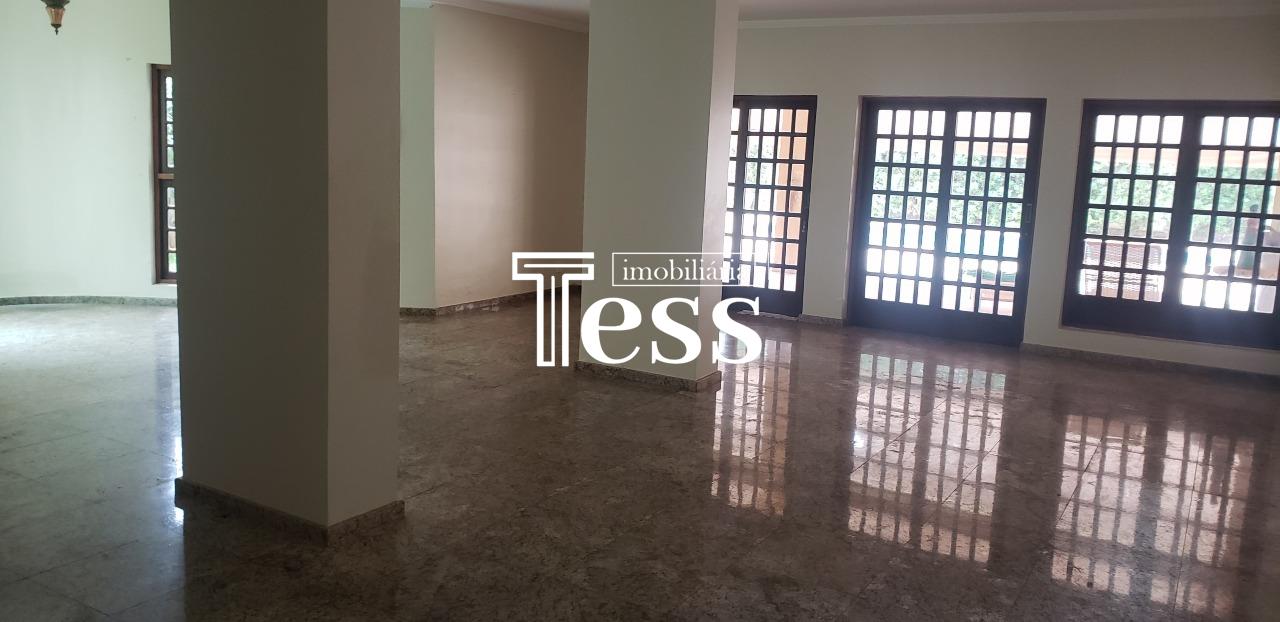 Casa de Condomínio com 4 quartos para aluguel, 380m² — foto 2 de 25