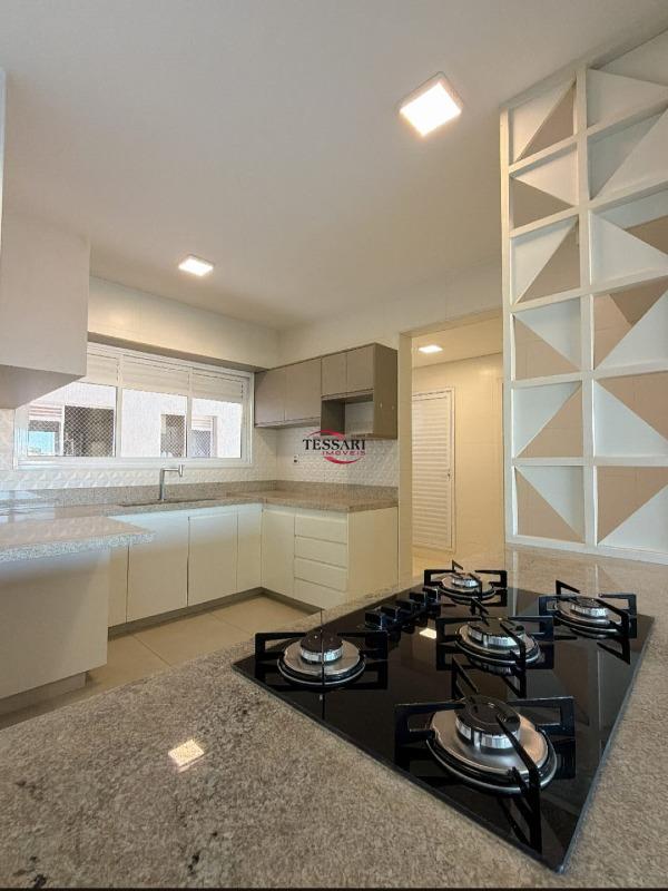 Apartamento com 3 quartos para aluguel, 147m² — foto 6 de 20