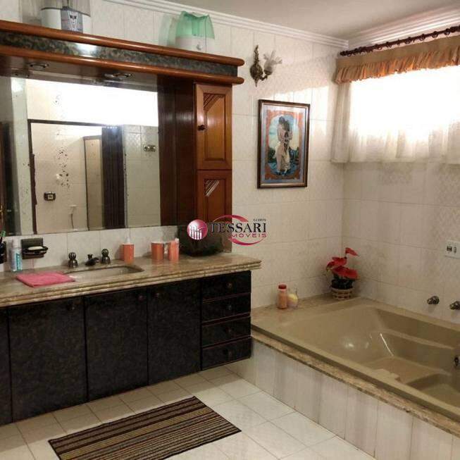 Casa com 3 quartos à venda, 300m² — foto 13 de 24