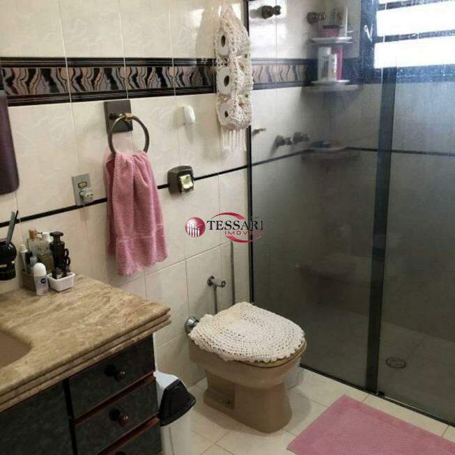 Casa com 3 quartos à venda, 300m² — foto 11 de 24