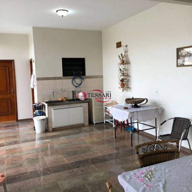 Casa com 3 quartos à venda, 300m² — foto 21 de 24
