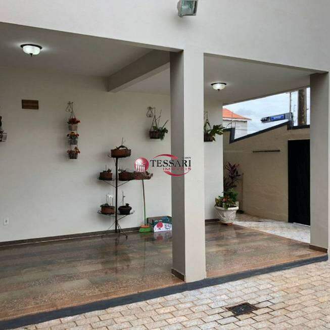Casa com 3 quartos à venda, 300m² — foto 20 de 24