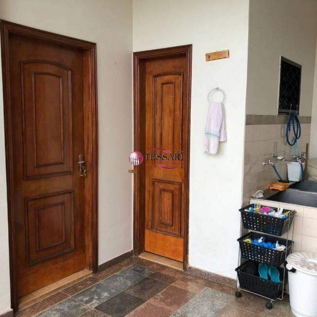 Casa com 3 quartos à venda, 300m² — foto 19 de 24