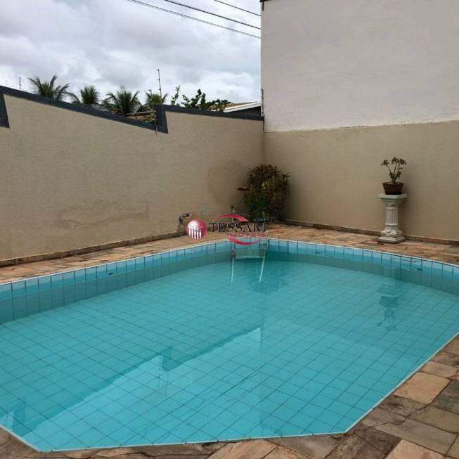 Casa com 3 quartos à venda, 300m² — foto 23 de 24