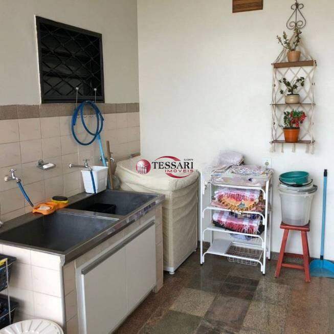 Casa com 3 quartos à venda, 300m² — foto 22 de 24