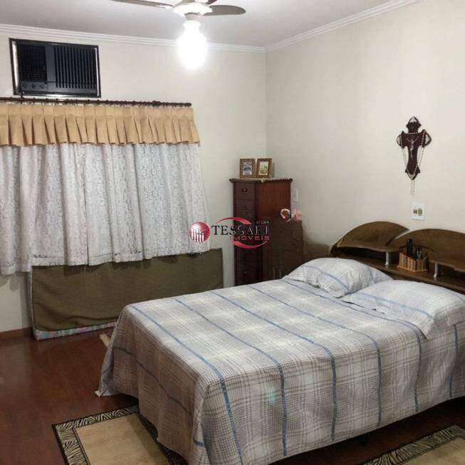 Casa com 3 quartos à venda, 300m² — foto 10 de 24