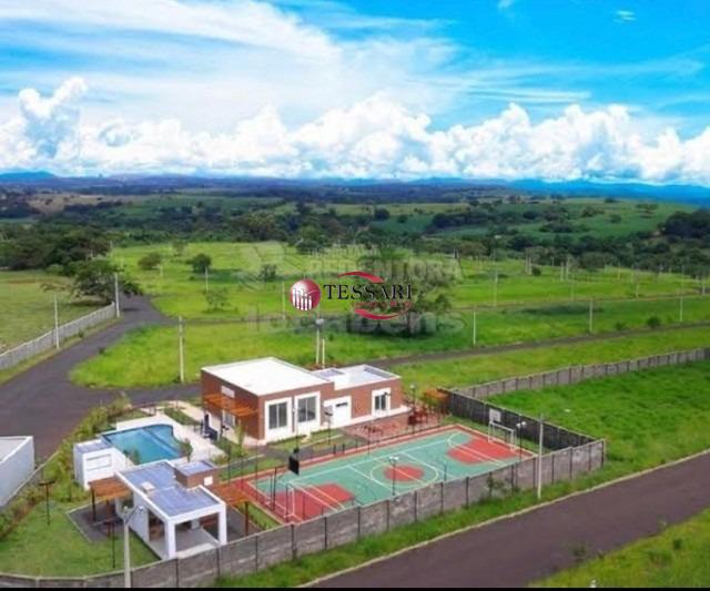 Terreno / Lote / Condomínio à venda, 250m² — foto 3 de 4