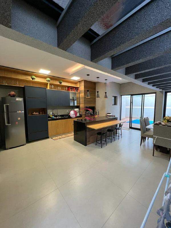 Casa de Condomínio com 3 quartos à venda, 253m² — foto 1 de 15