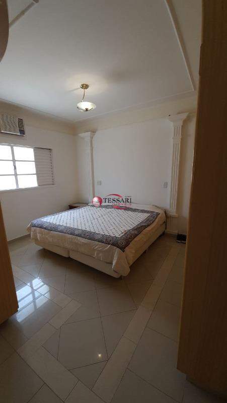 Casa de Condomínio com 4 quartos para aluguel, 290m² — foto 22 de 28