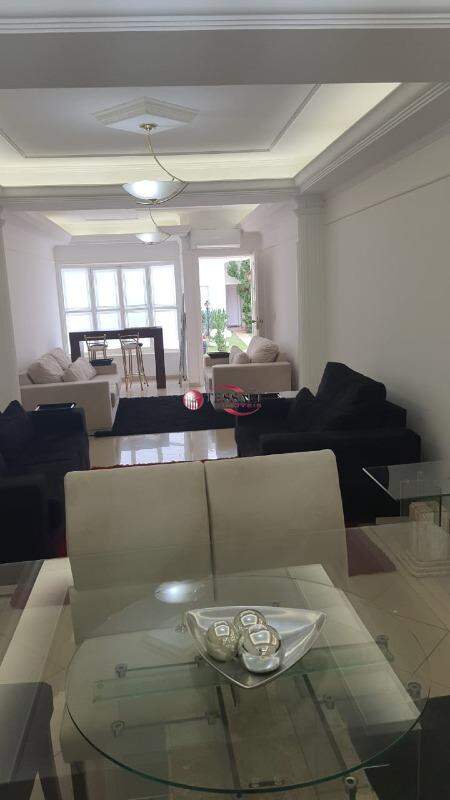 Casa de Condomínio com 4 quartos para aluguel, 290m² — foto 5 de 28