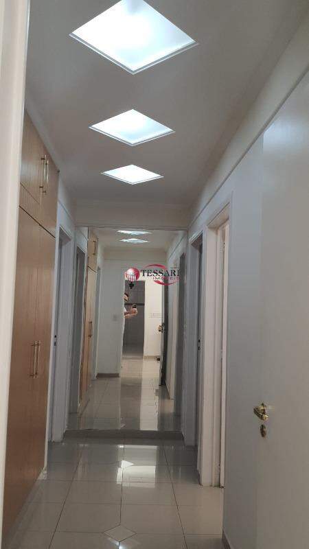 Casa de Condomínio com 4 quartos para aluguel, 290m² — foto 24 de 28