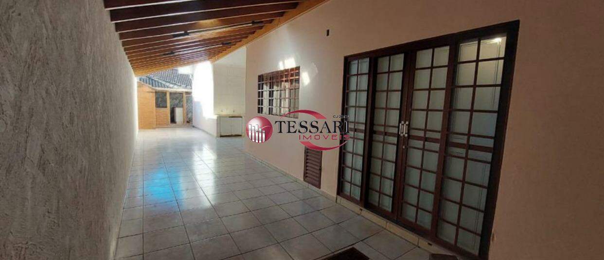 Casa com 4 quartos para aluguel, 215m² — foto 21 de 25