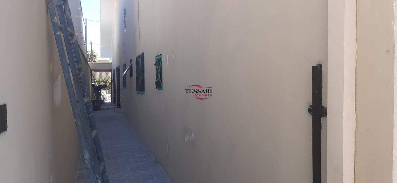 Casa com 4 quartos para aluguel, 215m² — foto 12 de 25
