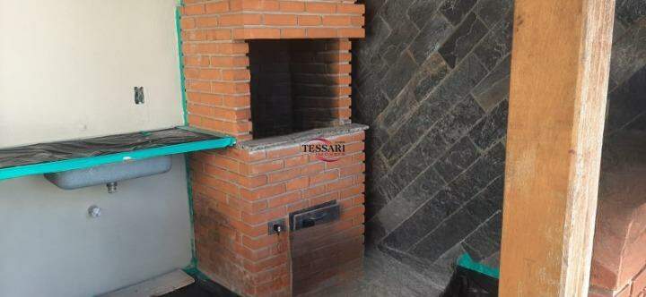 Casa com 4 quartos para aluguel, 215m² — foto 24 de 25