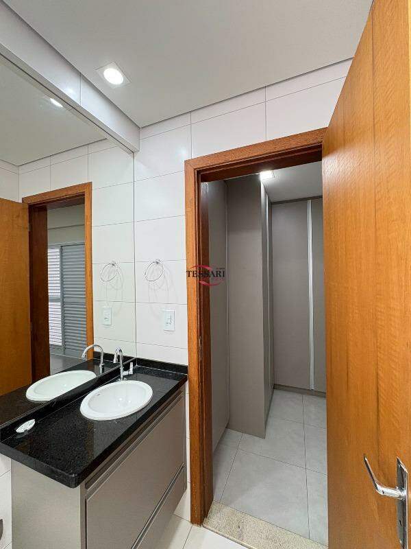Apartamento com 3 quartos para aluguel, 90m² — foto 14 de 22