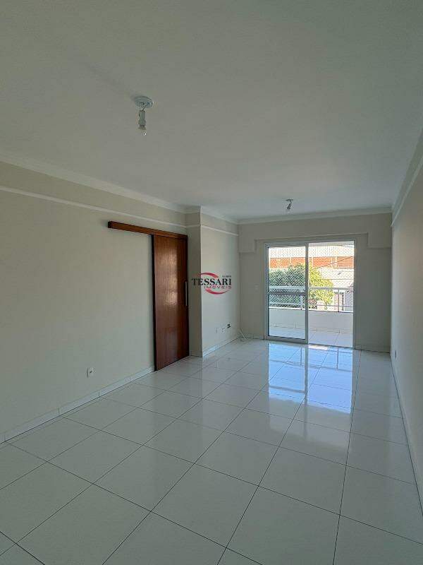 Apartamento com 2 quartos para aluguel, 80m² — foto 4 de 25