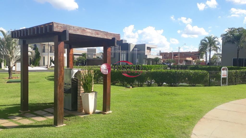 Terreno / Lote / Condomínio  à venda, 275m² — foto 5 de 5