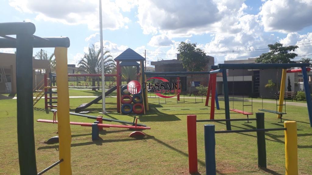 Terreno / Lote / Condomínio  à venda, 275m² — foto 1 de 5