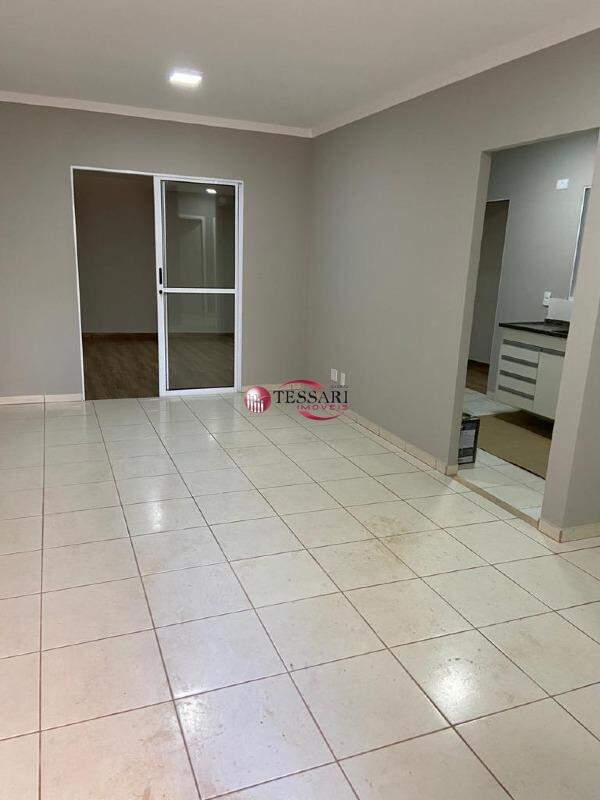 Casa com 3 quartos à venda, 150m² — foto 2 de 17