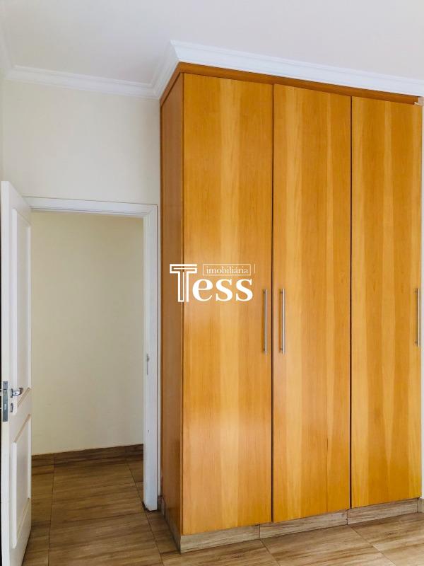 Casa de Condomínio com 4 quartos para aluguel, 250m² — foto 12 de 24
