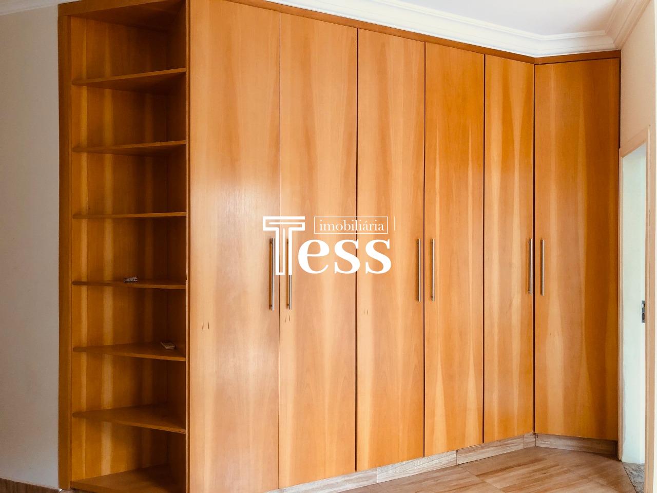Casa de Condomínio com 4 quartos para aluguel, 250m² — foto 15 de 24