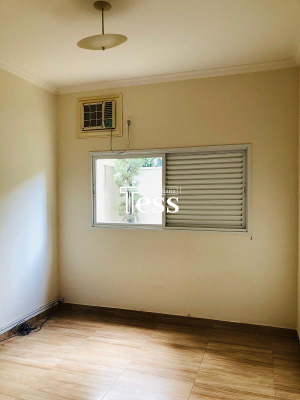 Casa de Condomínio com 4 quartos para aluguel, 250m² — foto 8 de 24