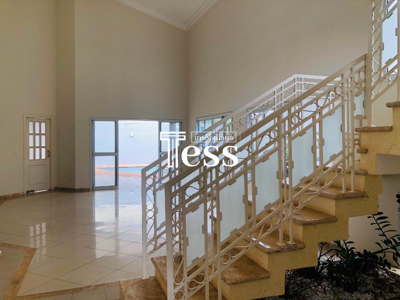 Casa de Condomínio com 4 quartos para aluguel, 250m² — foto 4 de 24
