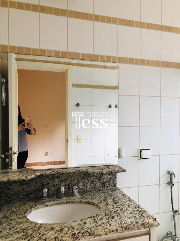 Casa de Condomínio com 4 quartos para aluguel, 250m² — foto 16 de 24