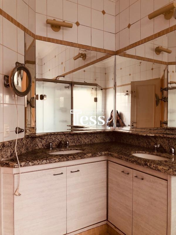 Casa de Condomínio com 4 quartos para aluguel, 250m² — foto 9 de 24