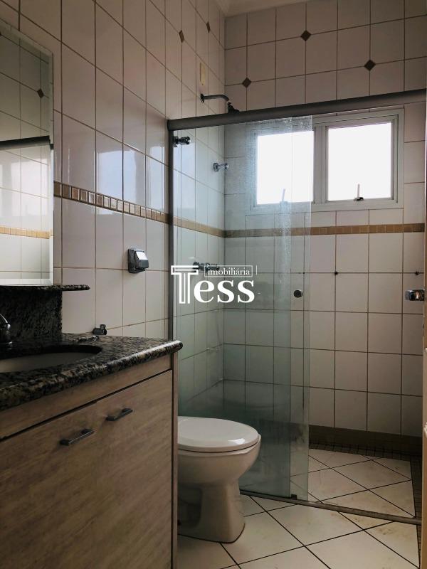 Casa de Condomínio com 4 quartos para aluguel, 250m² — foto 18 de 24