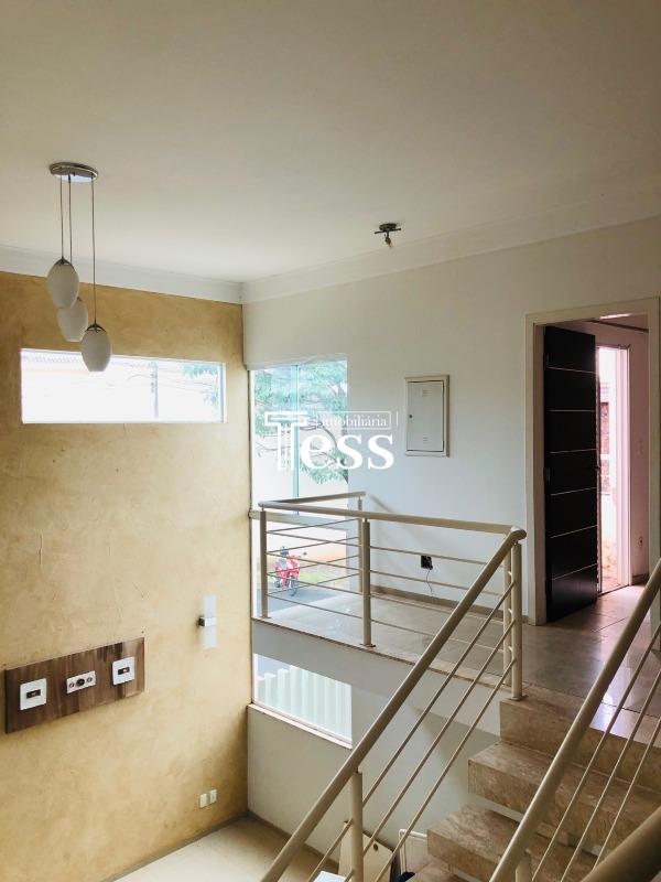 Casa de Condomínio com 3 quartos para aluguel, 400m² — foto 2 de 10