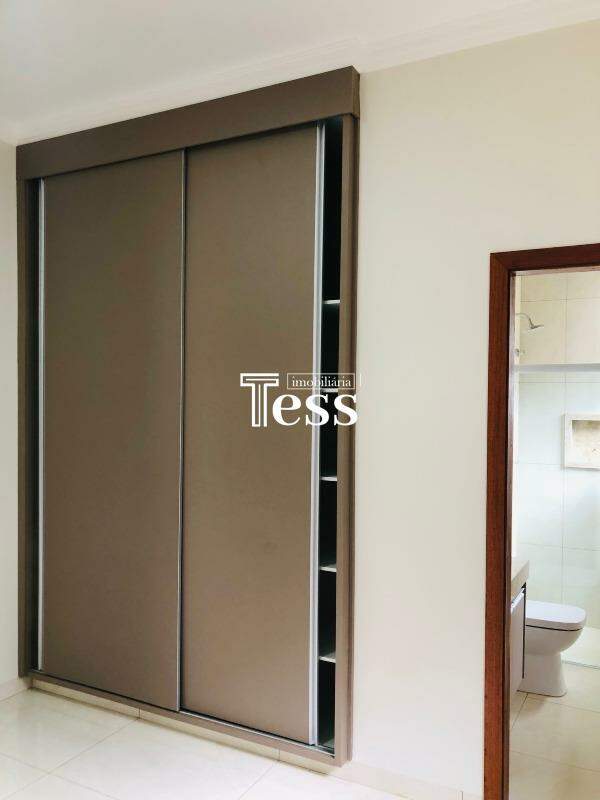 Casa de Condomínio com 3 quartos à venda, 210m² — foto 10 de 23