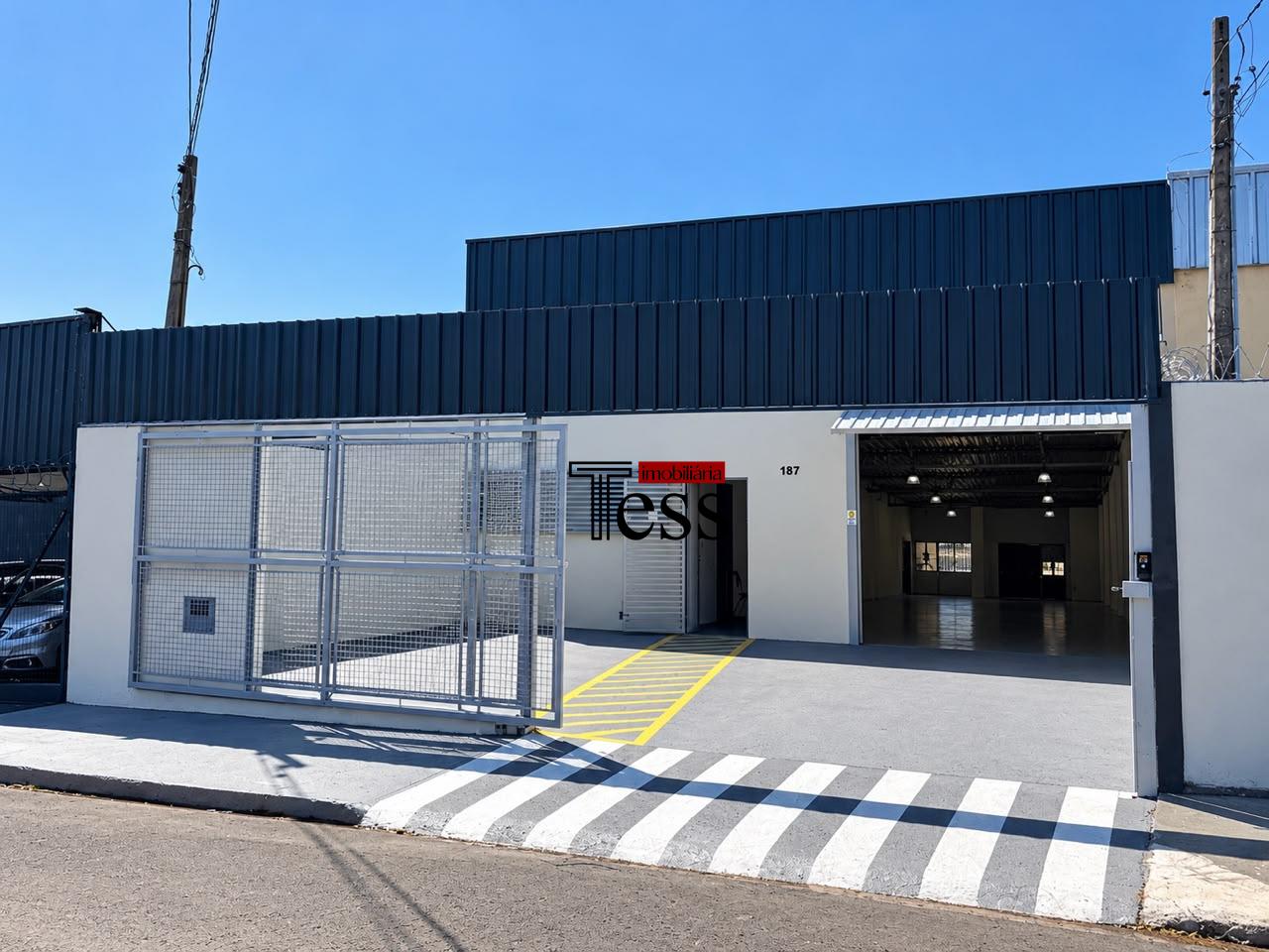 Loja / Salão / Ponto Comercial para aluguel, 220m² — foto 1 de 12