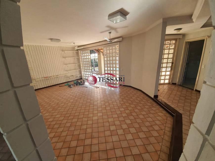 Casa com 4 quartos à venda, 330m² — foto 3 de 9