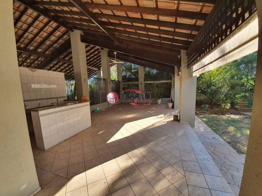 Casa com 4 quartos à venda, 330m² — foto 6 de 9