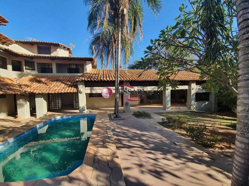 Casa com 4 quartos à venda, 330m² — foto 9 de 9