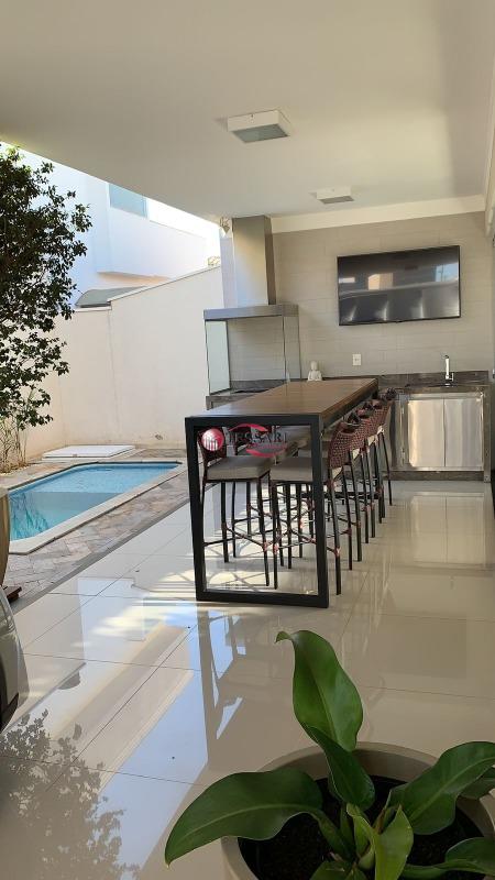 Casa de Condomínio com 3 quartos à venda, 180m² — foto 1 de 24