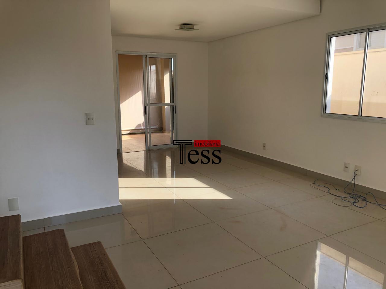 Casa de Condomínio com 4 quartos para aluguel, 124m² — foto 2 de 28