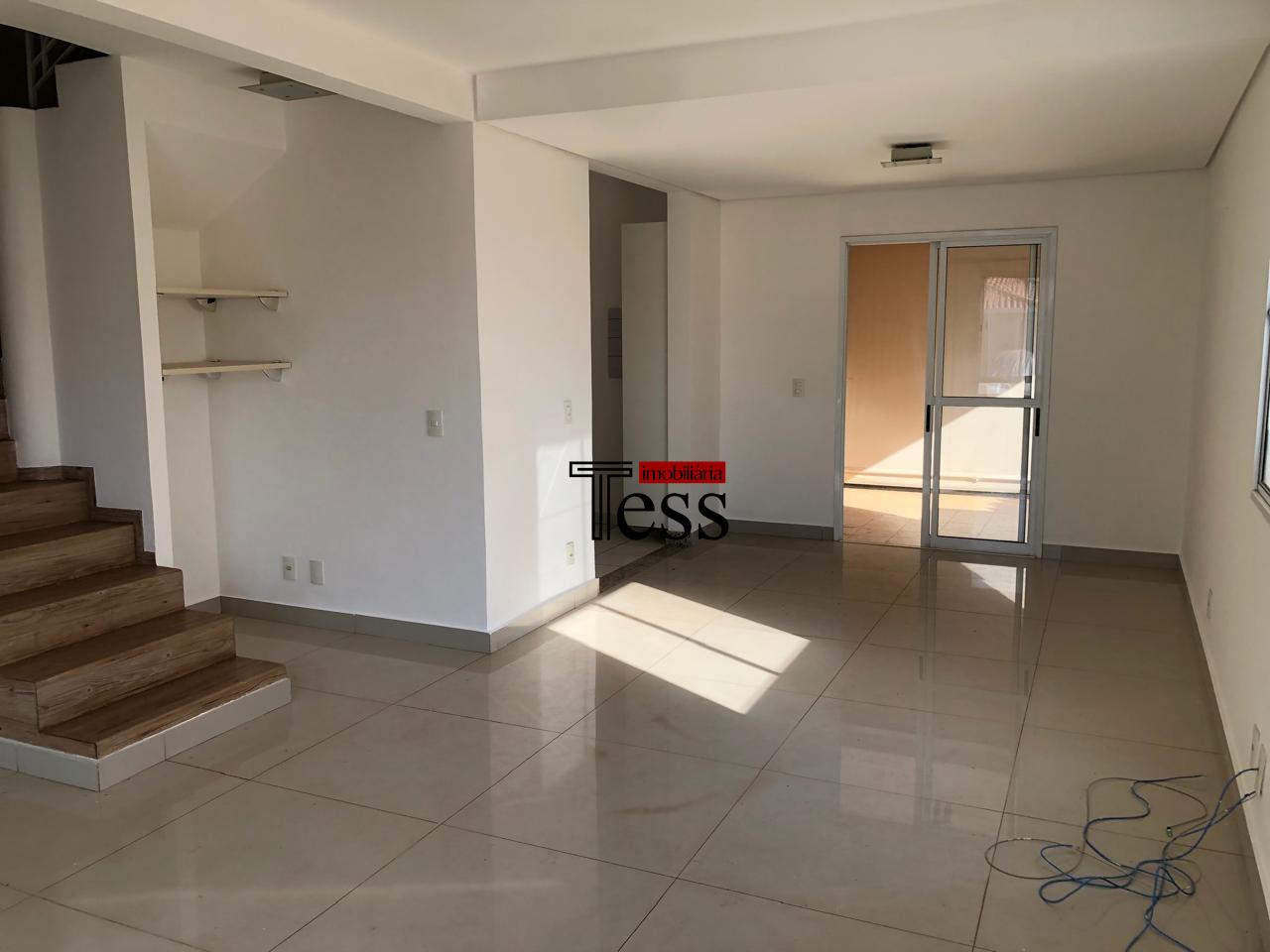 Casa de Condomínio com 4 quartos para aluguel, 124m² — foto 4 de 28