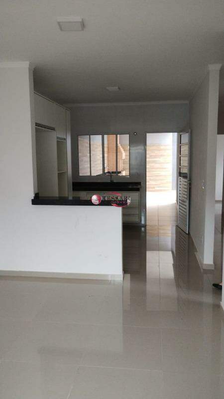 Casa com 3 quartos para aluguel, 120m² — foto 4 de 13