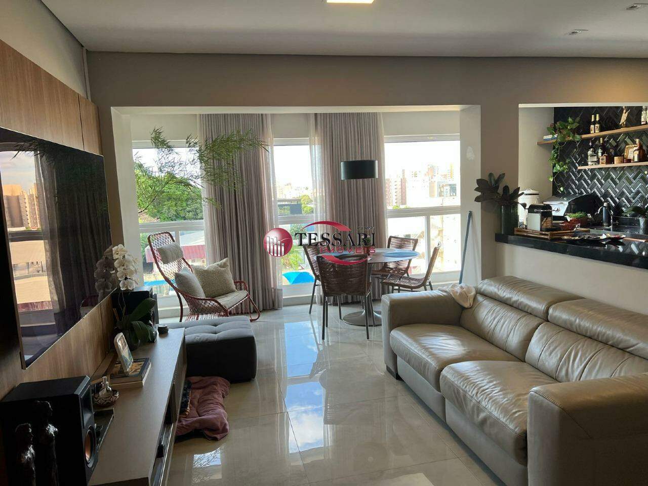 Apartamento com 3 quartos para aluguel, 115m² — foto 2 de 25